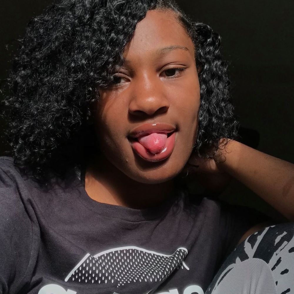 Meet your Posher, Kaya